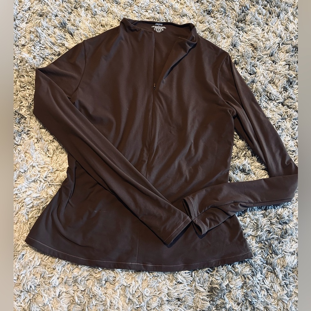 skims brown zip up long sleeve 
athletic and body fitting 
size XL (fits like M)